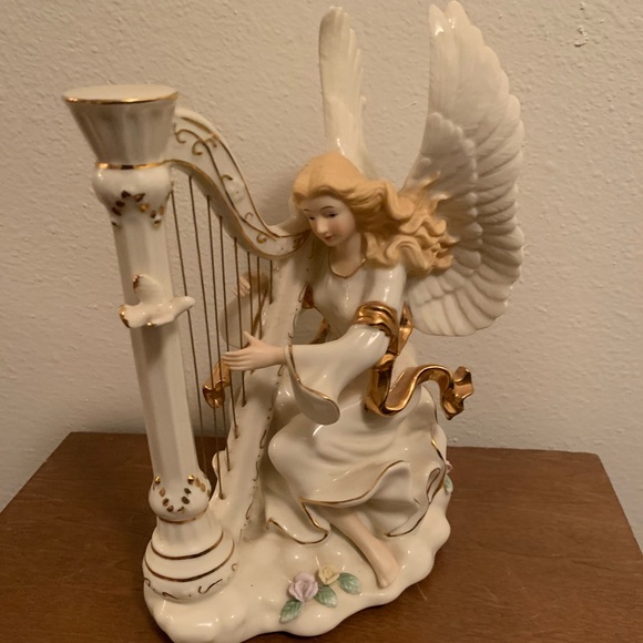 Decorative angel - Picture 1 of 2